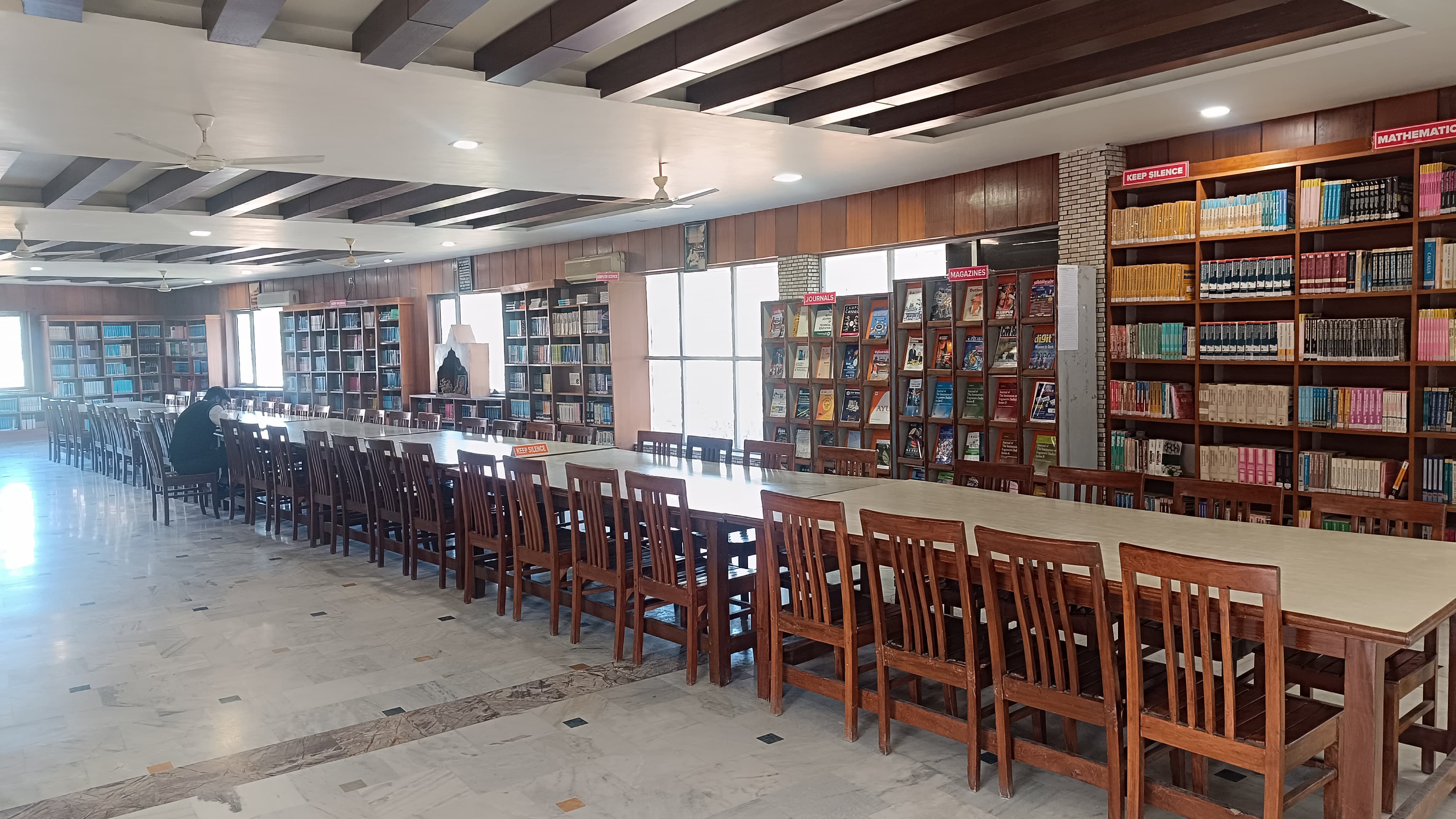 DBUU, DBIT Academic photo 6